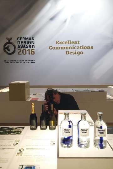 Weingut Jauslin neben Becks und Absolut Wodka